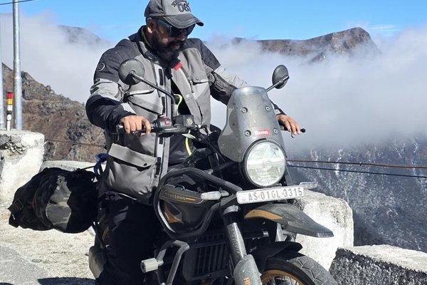Royal Enfield Himalayan on rent in Guwahati – Adventure bike rental
